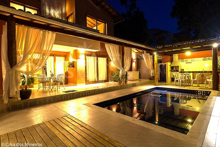 Casa Vermelha Área de lazer piscina exclusiva churrasqueira