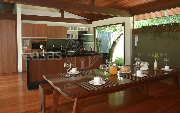 Casa Carlo - Charmosa com piscina a 100 metros da praia