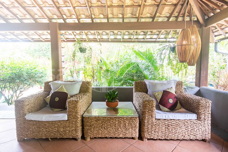 Casa Maria - Impecável com 4 suítes e lazer com piscina excl