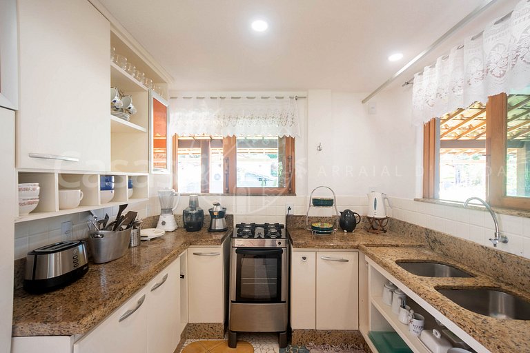 Casa Maria - Impecável com 4 suítes e lazer com piscina excl