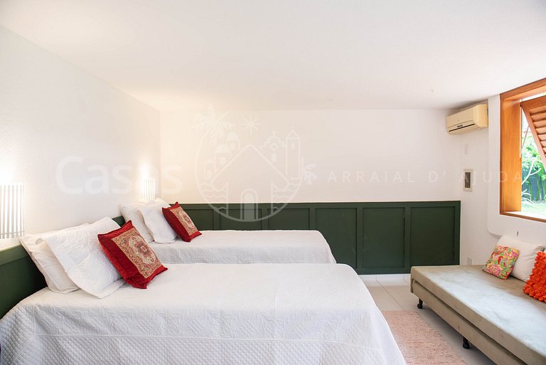 Casa Maria - Impecável com 4 suítes e lazer com piscina excl