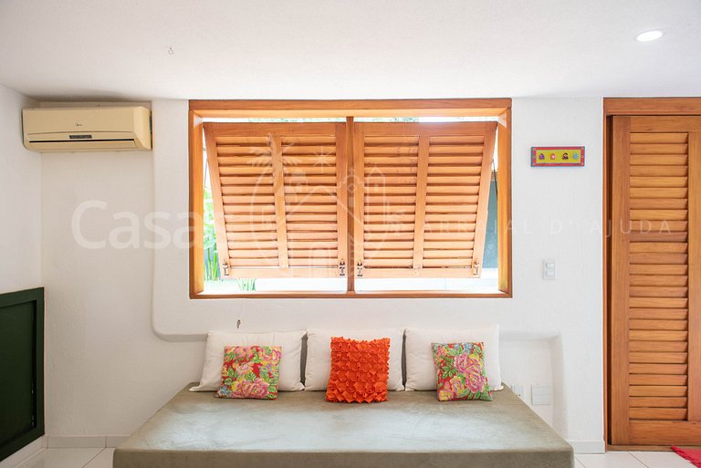 Casa Maria - Impecável com 4 suítes e lazer com piscina excl
