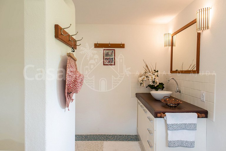 Casa Maria - Impecável com 4 suítes e lazer com piscina excl