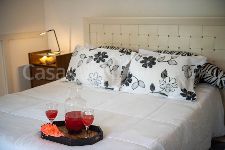 Casa Maria - Impecável com 4 suítes e lazer com piscina excl