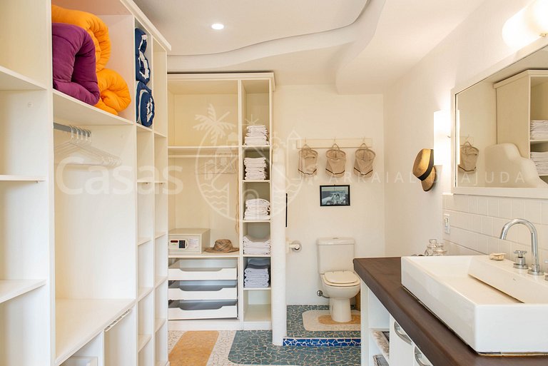Casa Maria - Impecável com 4 suítes e lazer com piscina excl