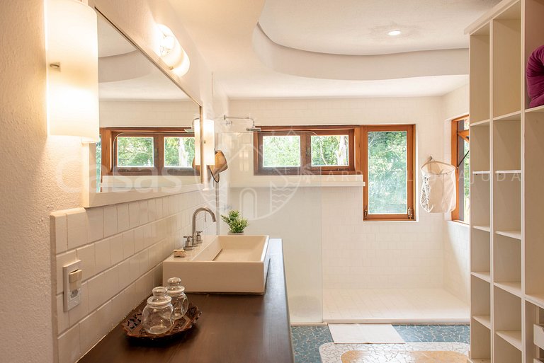 Casa Maria - Impecável com 4 suítes e lazer com piscina excl