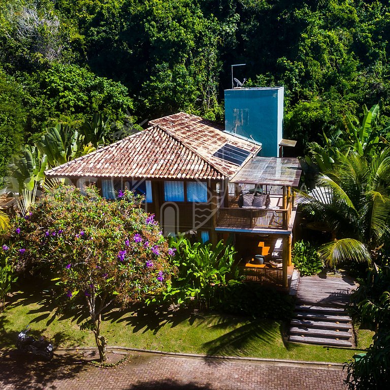 Casa Coral - Linda casa em condomínio com piscina a beira ma